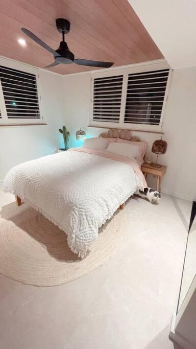 Apartamento Chic Beachside Getaway 2Br 2Bath Fully Equipped Gold Coast Exterior foto