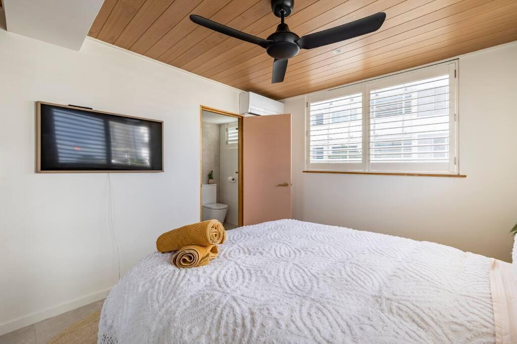 Apartamento Chic Beachside Getaway 2Br 2Bath Fully Equipped Gold Coast Exterior foto