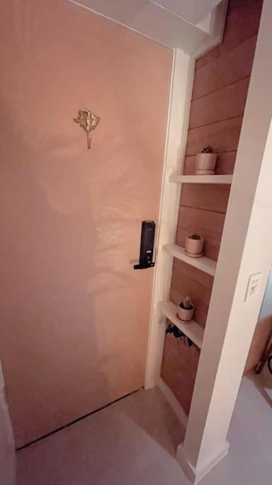 Apartamento Chic Beachside Getaway 2Br 2Bath Fully Equipped Gold Coast Exterior foto