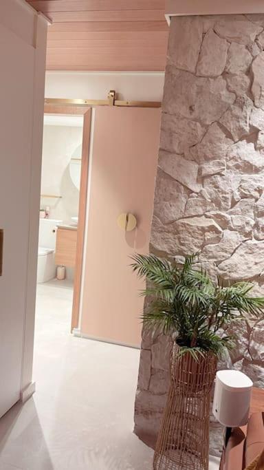 Apartamento Chic Beachside Getaway 2Br 2Bath Fully Equipped Gold Coast Exterior foto